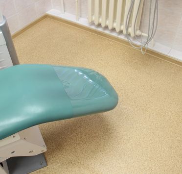 Чехол защитный для стоматологического кресла на резинке. Изображение №1