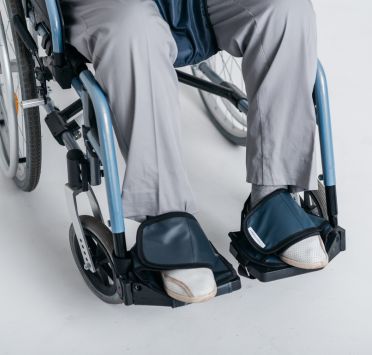 Фиксатор стопы для инвалидного кресла. Изображение №1