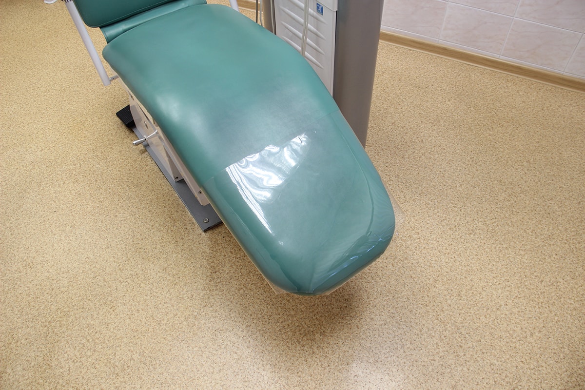 Чехол защитный для стоматологического кресла на резинке